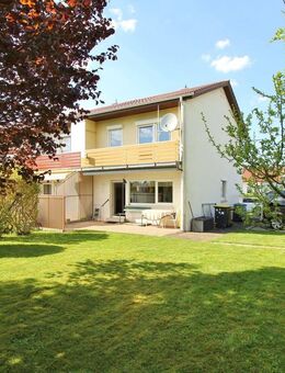 Charmantes Reihen-End-Haus mit großem Garten in Trossingen! - Trossingen