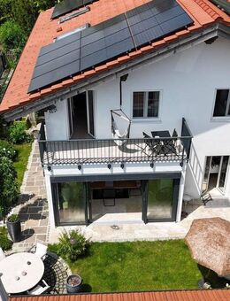Zwischen Tradition und Technik in Sauerlach-Arget: Designhaus mit Gartenparadies & Energieautarkie - Sauerlach