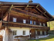 Schaffen Sie sich ein neues Zuhause mit einen originaler Kitzbüheler Bauernhof aus dem Jahr 1872, der durch eine fachmännische Firma ab und wieder - Oberdorf NW