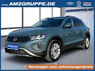 VW T-Roc, 1.5 TSI Life Winterpak, Jahr 2022 - Stollberg (Erzgebirge)