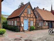 2 Zi. Wohnung im schmucken Stadthaus im Heiligengeistviertel, Perle in der Altstadt von Bad Oldesloe, mit Terrasse direkt an der Trave. - Bad Oldesloe