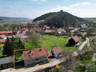 Vier Wände, viele Wege - Mehrfamilienhaus mit Ehrenburgblick & Entwicklungspotenzial - Ilmtal