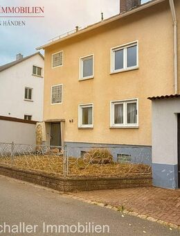 Top Lage 1-2 FH mit Garten und zwei Garagen unverbaubare Sicht in die Natur - Oberasbach