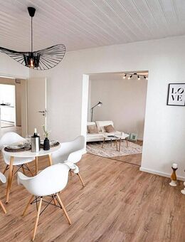 Frisch renovierte 3-ZIMMER WOHNUNG mit STELLPLATZ in Braunschweig - bezugsfrei & charmant! - Braunschweig