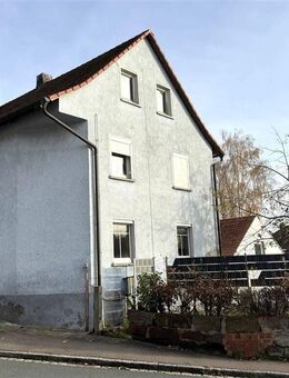 Ausbauhaus mit viel Wohnfläche in Obernzenn - Obernzenn