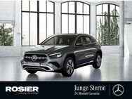 Mercedes GLA 200, Progressive, Jahr 2023 - Braunschweig