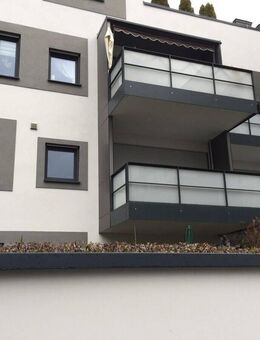 Zentral gelegene 3 Zimmer Wohnung mit Balkon und Einbauküche - Regensburg