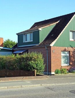 Einfamilienhaus mit Werkstatt und 2 Garagen in Meldorf - Meldorf