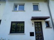 Renovierungsbedürftiges Einfamilienhaus (Reihenmittelhaus) in Trier Heiligkreuz mit Garten und Garage. - Trier