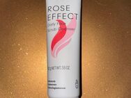 HelloBody Rose Effect Daily Face Scrub Cleanser Gesichtspeeling - München