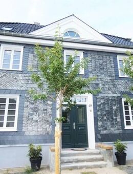 Kernsaniertes Herrenhaus mit traumhaftem Garten in bester Lage von Köln-Dünnwald - Köln