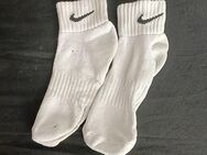 Getragene Weiße Nike Socken - Hattingen