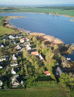 EINMALIG: Wassergrundstück auf der Insel Rügen -EFH mit Fewo + separatem Ferienhaus u.3.800m² Land - Ummanz