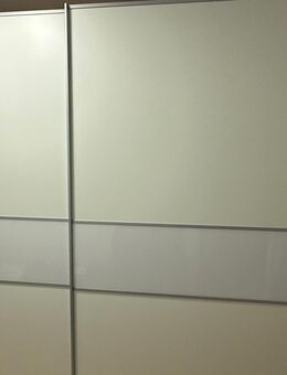 Großer Kleiderschrank mit Schwebetüren - Gelsenkirchen Erle