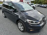 VW Touran, 2.0 TDI COMFORTLINE FRONT DYNAMIK-LIGHT SIDE, Jahr 2021 - Boxberg (Baden-Württemberg)