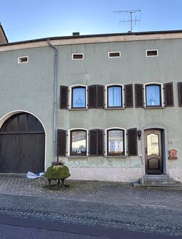 Neuer Preis Bauernhaus im Ortskern mit großem Grundstück - Perl