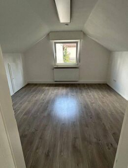 Exposé - Frisch renovierte 2,5-Zimmer-Dachgeschosswohnung in Schelklingen mit Gartenanteil - Schelklingen