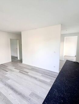 Charmante 2-Zimmer-Wohnung mit Terrasse und Stellplatz - Steinhagen (Landkreis Vorpommern-Rügen)
