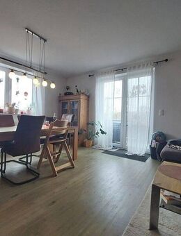 moderne 4-Zimmer-Wohnung mit Sonnenbalkon und schicker Einbauküche - Schwerin