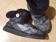 UGG Mini Bailey Button Bling 42 mit Spermakruste, Fickstiefel shoejob stiefel - Gilzem