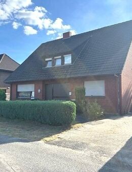 Großzügiges Einfamilienhaus/Zweifamilienhaus mit großem Garten und Garage in Lingen-Biene zu verkaufen - Lingen (Ems)