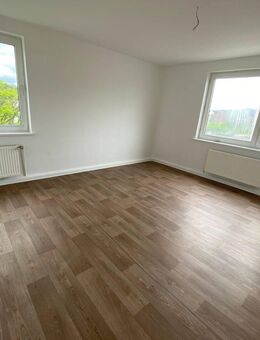 * TOLLE SINGLEWOHNUNG * Schön hell und mit Tageslichtwannenbad! - Lauenförde