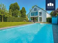 Stilvolle Villa mit Pool in exklusivem Parkambiente und Rheinlage von Kaiserswerth/Lohausen - Düsseldorf