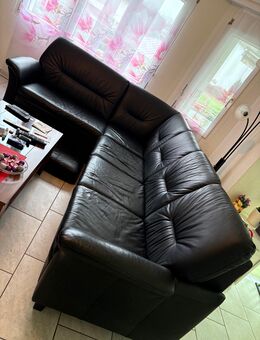 Polstergruppe aus Leder mit Zubehör - Oberarth