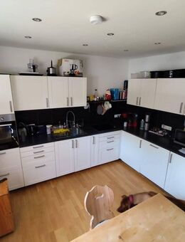 Ebenerdiges Einfamilienhaus mit Einliegerwohnung, Pellet-Ofen, modernisiert, toll ausgestattet!!! - Bendorf (Schleswig-Holstein)