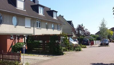 Kapitalanlage: vermietetes, gut geschnittenes Reihenhaus mit Keller