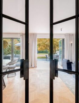 Hochklassiges Design-Stadthaus mit großzügigem Raumangebot und traumhaftem Südgarten - München