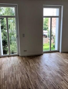 NEUWERTIGE Wohnung mit Parkett, Fußbodenheizung, EBK und Balkon in Stadtparknähe!!! - Chemnitz