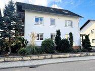 Traumhaft! Tolles 2-3 Familienhaus mit gr. Garten, Terrasse, 4 Balkonen, Garage + Keller in Top-Lage - Dettenheim