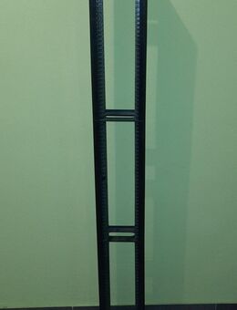 CD-Ständer – für 102 CDs – ca. 1,40 m hoch – stabiler Kunststoff – schwarz - Walsrode