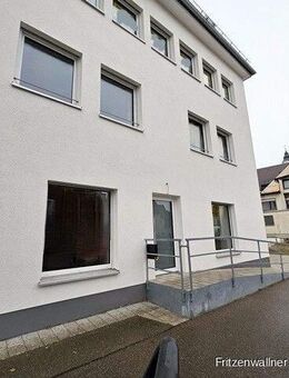 "Klar gestaltete Erdgeschosswohnung mit Privatzugang und Terrasse!" - Babenhausen (Bayern)