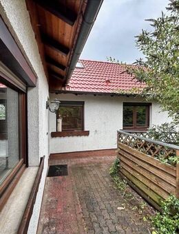 Gepflegter Bungalow mit Carport, Stellplatz, Wintergarten und Garten in zweiter Reihe - Biblis