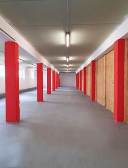 Hallenabschnitt (280 m²) – ebenerdige Zufahrt, Nähe A92 & Flughafen - Hallbergmoos