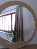 schöner Spiegel rund mit Holzrahmen in 83278