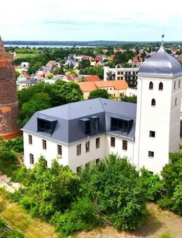 Schlossresidenz Pouch - 82,5?m² stilvolle Exklusivität mit Tiefgarage direkt am großen Goitzsche-See - Muldestausee