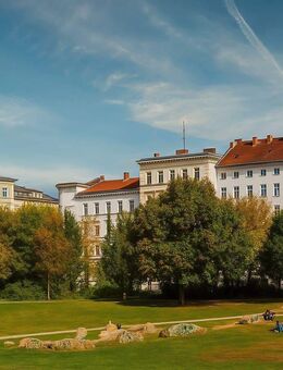 Perfekte Geldanlage - Attraktive Altbauwohnung mit traumhaftem Weitblick auf den Görlitzer Park - Berlin