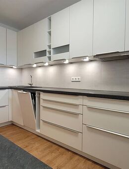 Seltene Gelegenheit nahe Klinikum | Balkon-Wohnung inkl. moderner Einbaumöbel | Aufzug & TG, Neubau - Gera