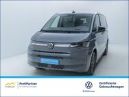VW T7 Multivan, Multivan Life IQ-LIGHT, Jahr 2023 - Berlin