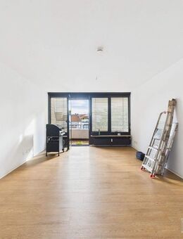 Frisch renovierte 2-Zimmer-Wohnung mit Balkon im 3. OG - Nürnberg