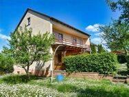 Haus auf großem Grund... ruhig und sehr sonnig gelegenes Einfam.-Wohnhaus auf einem 1.144qm großen Grundstück in Bestlage! - Sand (Main)