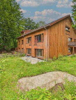 Stilvoll Wohnen mit Garten : Attraktive Erdgeschosswohnung in Pullach - großes Souterrain - Pullach (Isartal)