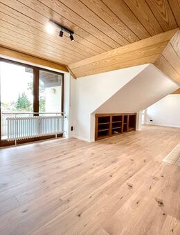 Hell & gepflegt! Renovierte 3-Zi-DG mit zwei Balkone und Garage in zentraler Lage - Burghausen