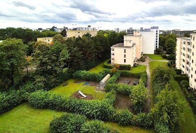 Helle und großzügige Zweizimmer-Wohnung in der obersten Etage (7) in ruhiger Lage - Nähe Haderner Stern!