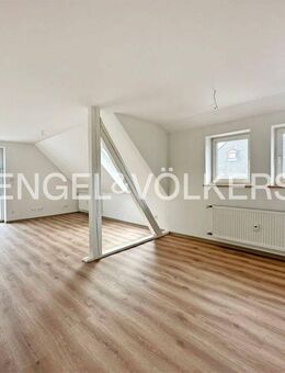 Erstbezug nach Renovierung: Moderne Dachgeschosswohnung in zentraler Lage - Hadamar