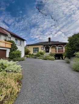 2 Häuser ein Preis! Bungalow (Bj. 1978) + 2-Fam-Haus (Bj. 1964) - Wfl. ca. 335 m² - Grund ca. 953 m² - Maroldsweisach