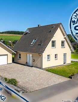 Solides Wohnhaus aus 2005 mit Doppelgarage und Blick ins Grüne in Herresbach, Nähe Nürburgring - Herresbach